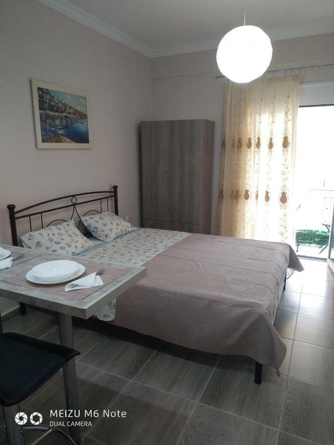 Apartamento 7 Stars Near Metro Atenas Exterior foto